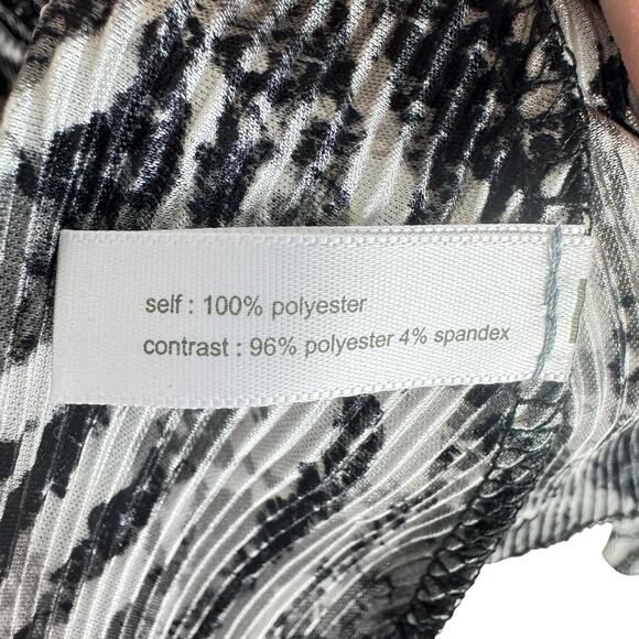 Essentials V-Neck 3/4 Sleeve Accordion Asymmetrical Hem Studded Shimmery Top OX - Picture 6 of 7